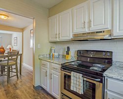 Gleneagle Apartments kitchen